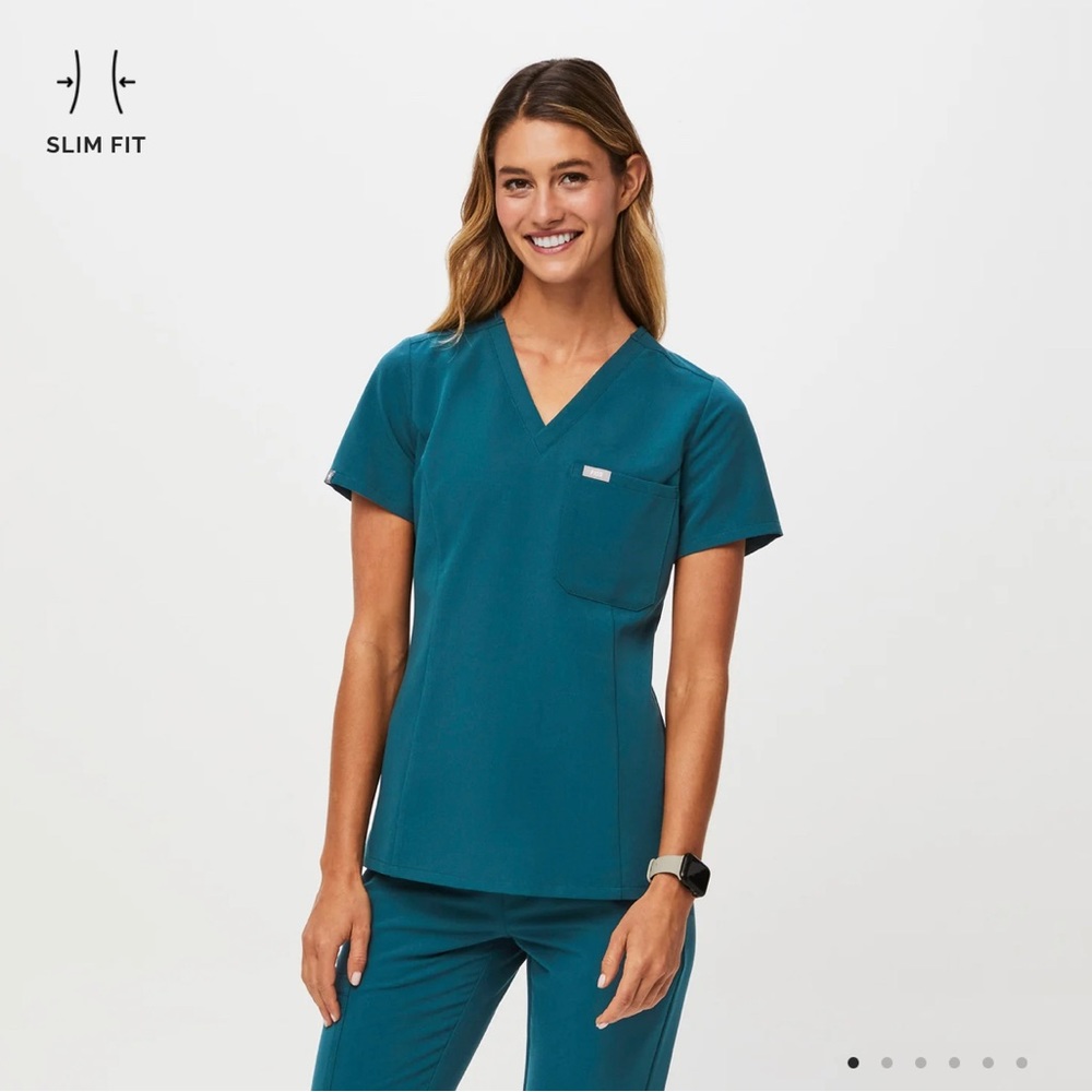 Figs Caterina One Pocket Scrub Tank